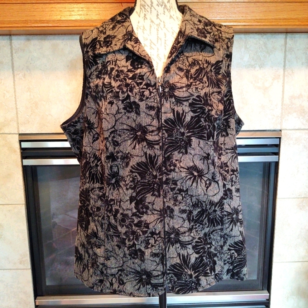 Christopher Banks XL Grey Vest Velvet Floral.